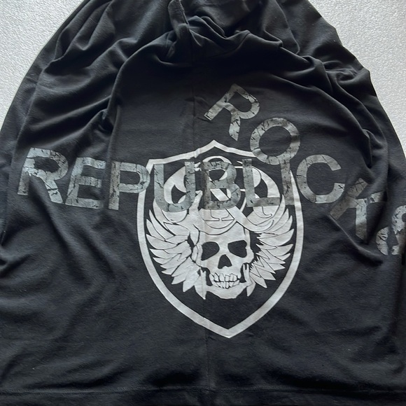 🆕 Rock & Republic Men’s Graphic Side Skull Tee Black Large - Picture 10 of 10